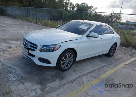 2015 Mercedes-Benz C 300 4Matic/Luxury 4Matic/Sport 4Matic из США, поврежденный, VIN 55SWF4KB8FU013246